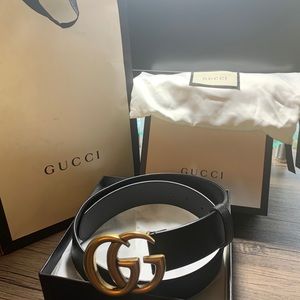 Gucci Wide leather belt with Double G buckle